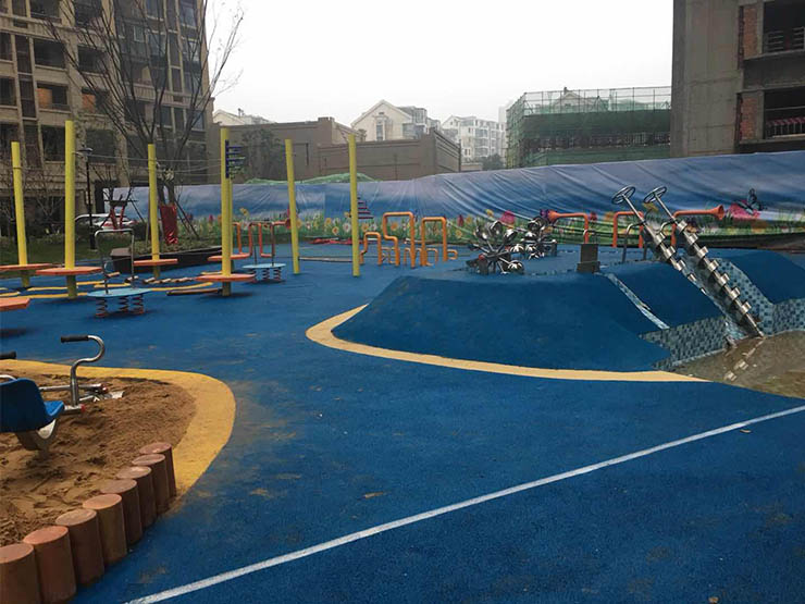 鎮江中建地產小區游樂設